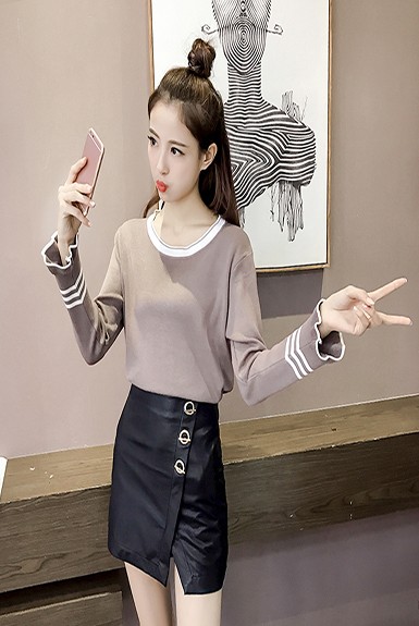 Áo len tay dài viền hình mũi tên đi xuống