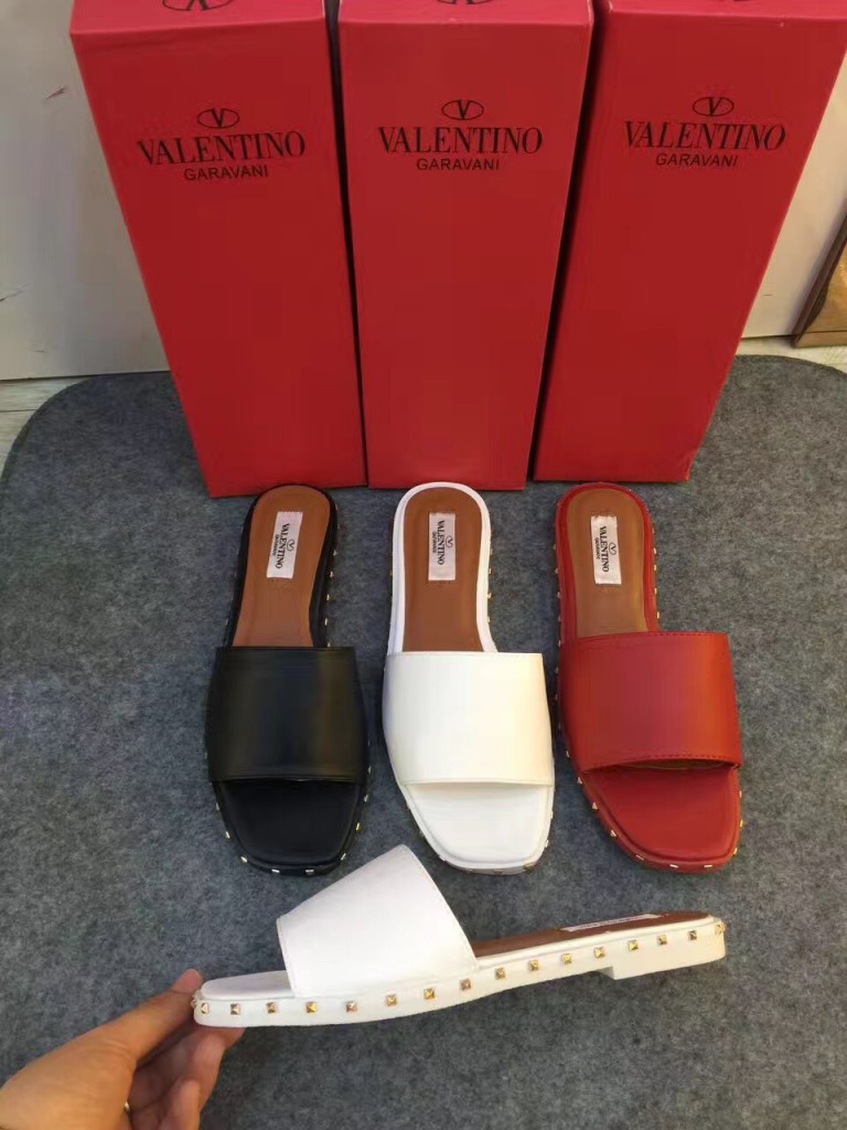 Dép valentino nữ đơn giản và bền đẹp