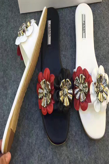 Dép Prada quai ngang đính hoa