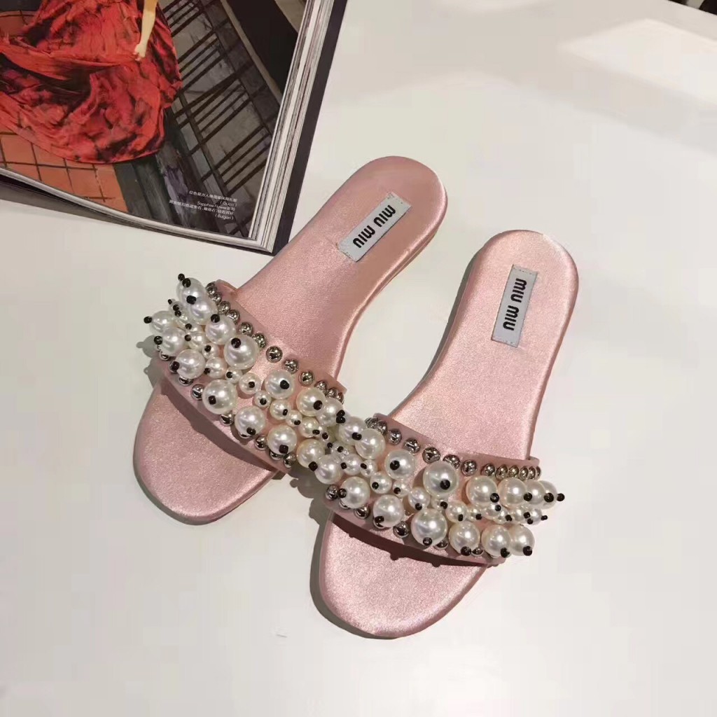 Dép thấp đính họa tiết