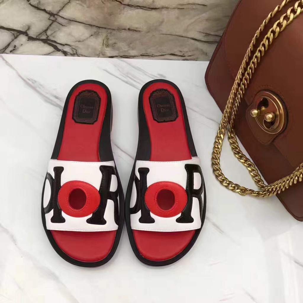 Dép thấp louis vuiton hình