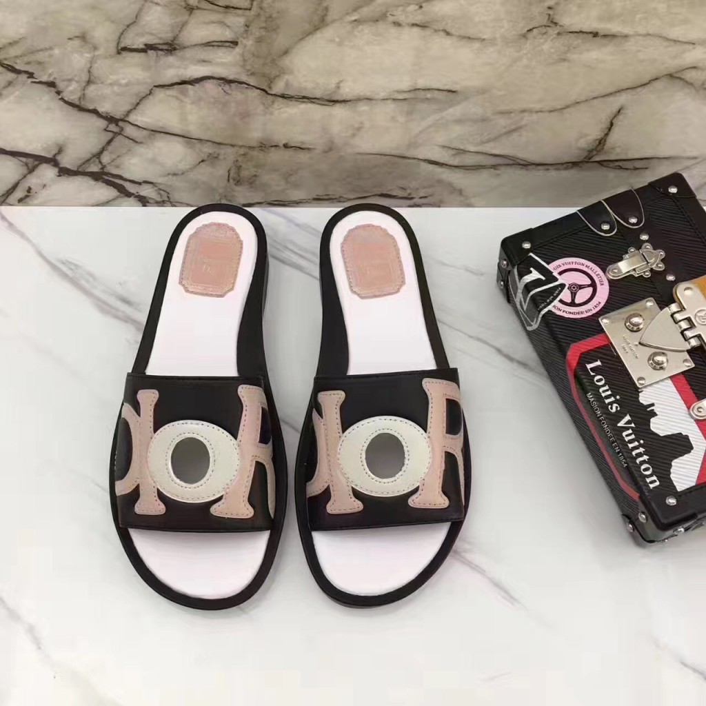 Dép thấp louis vuiton hình