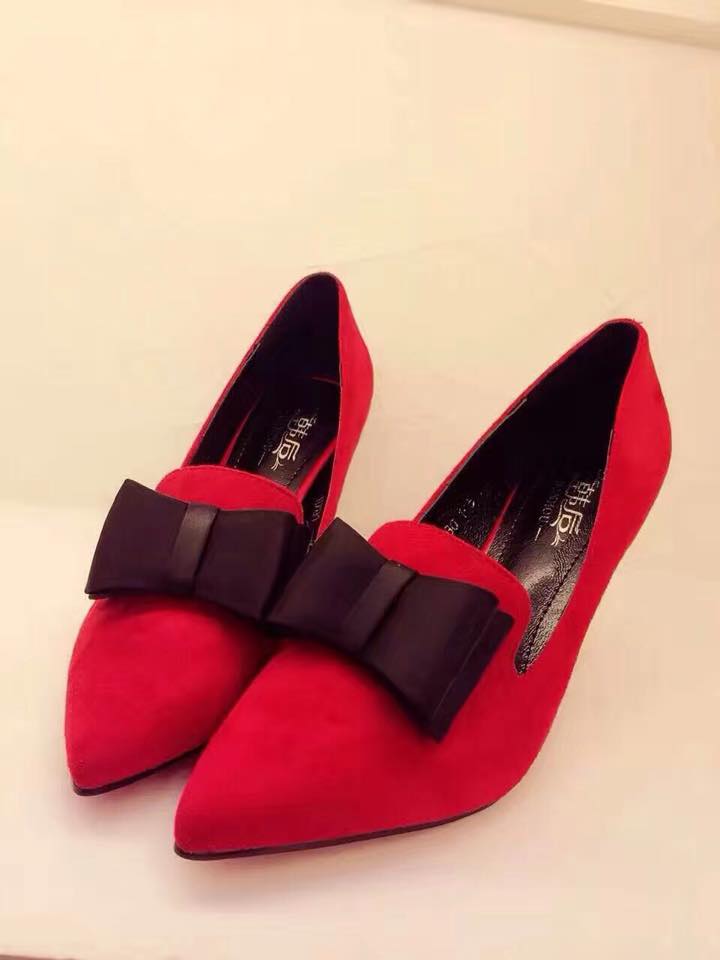 Giày cao gót đỏ