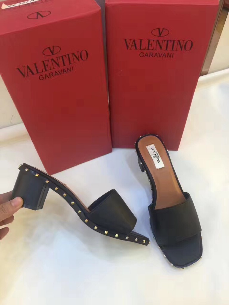 Giày cao gót valentino