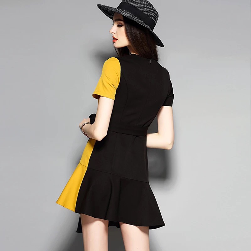 Đầm ôm body cách tân