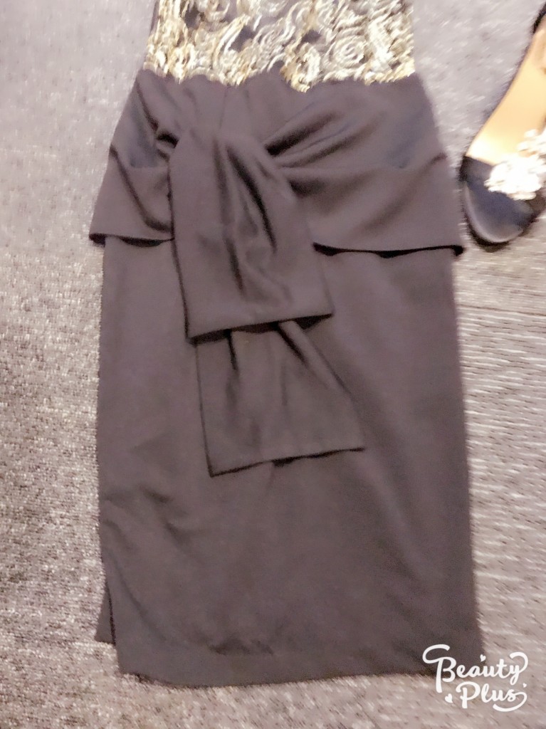 Đầm ôm body ren mạ vàng sang trọng