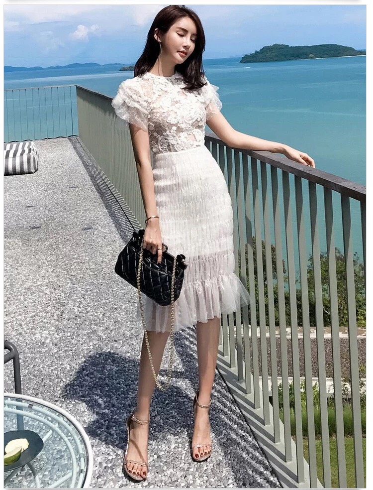 Đầm ôm body ren bèo kim tuyến