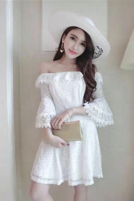 Đầm ren dạ hội xòe rớt vai nữ tính