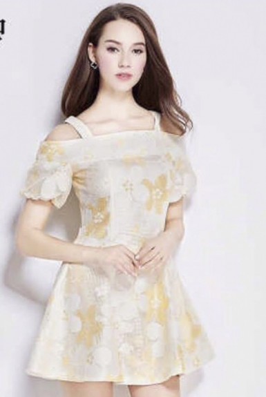 Đầm ren nữ chân váy xếp ly dễ thương đang thịnh Đầm ren nữ chân váy xếp ly dễ thương đang thịnh