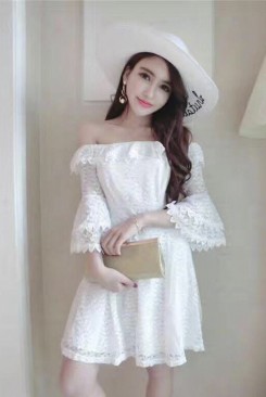 Đầm ren dạ hội xòe rớt vai nữ tính