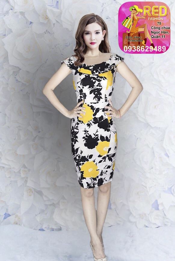 Đầm ôm body công sở rớt vai cá tính in hình lá vàng rơi Đầm ôm body công sở rớt vai cá tính in hình lá vàng rơi