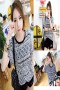 Áo thun nền đen họa tiết trắng đơn giản Áo thun nền đen họa tiết trắng đơn giản