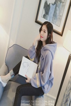 Áo khoác kèm nón ấm áp mùa đông Áo khoác kèm nón ấm áp mùa đông