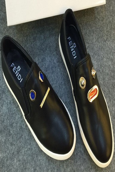 Giày búp bê kiểu slip-on đế bệt
