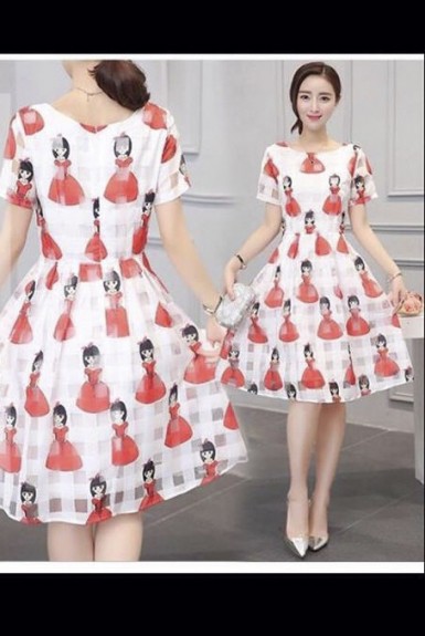 Đầm ren nữ chân váy xếp ly áo cổ tròn in hình cô gái dể thương Đầm ren nữ chân váy xếp ly áo cổ tròn in hình cô gái dể thương