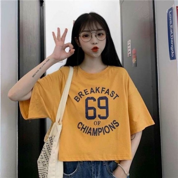 Áo Thun Nữ Croptop, Áo phông nữ croptop form rộng, In hình chữ, họa tiết nhiều màu, nhiều kiểu Áo Thun Nữ Croptop, Áo phông nữ croptop form rộng, In hình chữ, họa tiết nhiều màu, nhiều kiểu